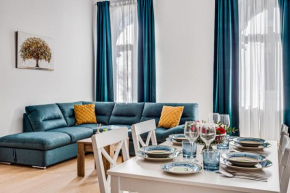 Ultra Central Apartment with Private Terrace